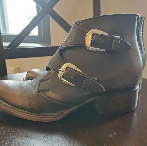 Freebird Saga Booties - Picture 2 of 7